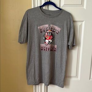 Gray Buc-ee's Graphic Tee